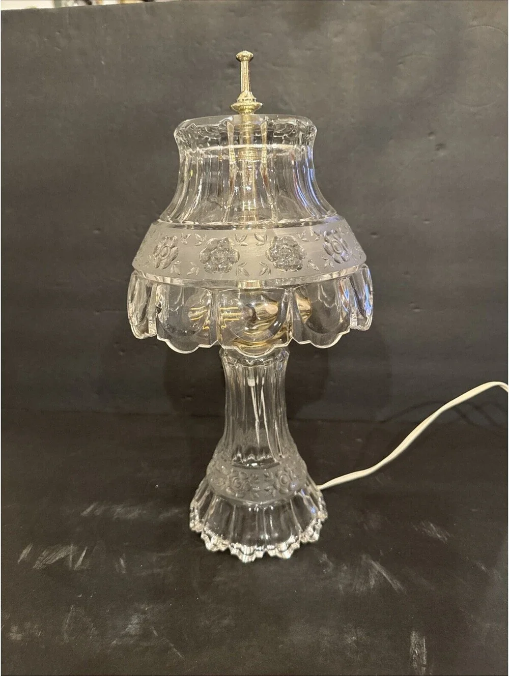 Vintage Crystal Clear Cut Glass Boudoir Table Lamp Flowers  14